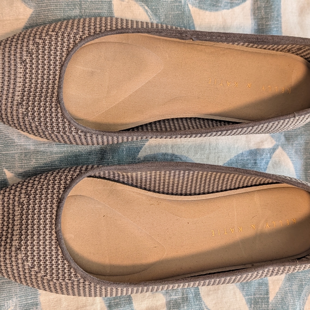 Kelly & Katie Women's Gray Knit Slip-On Flats